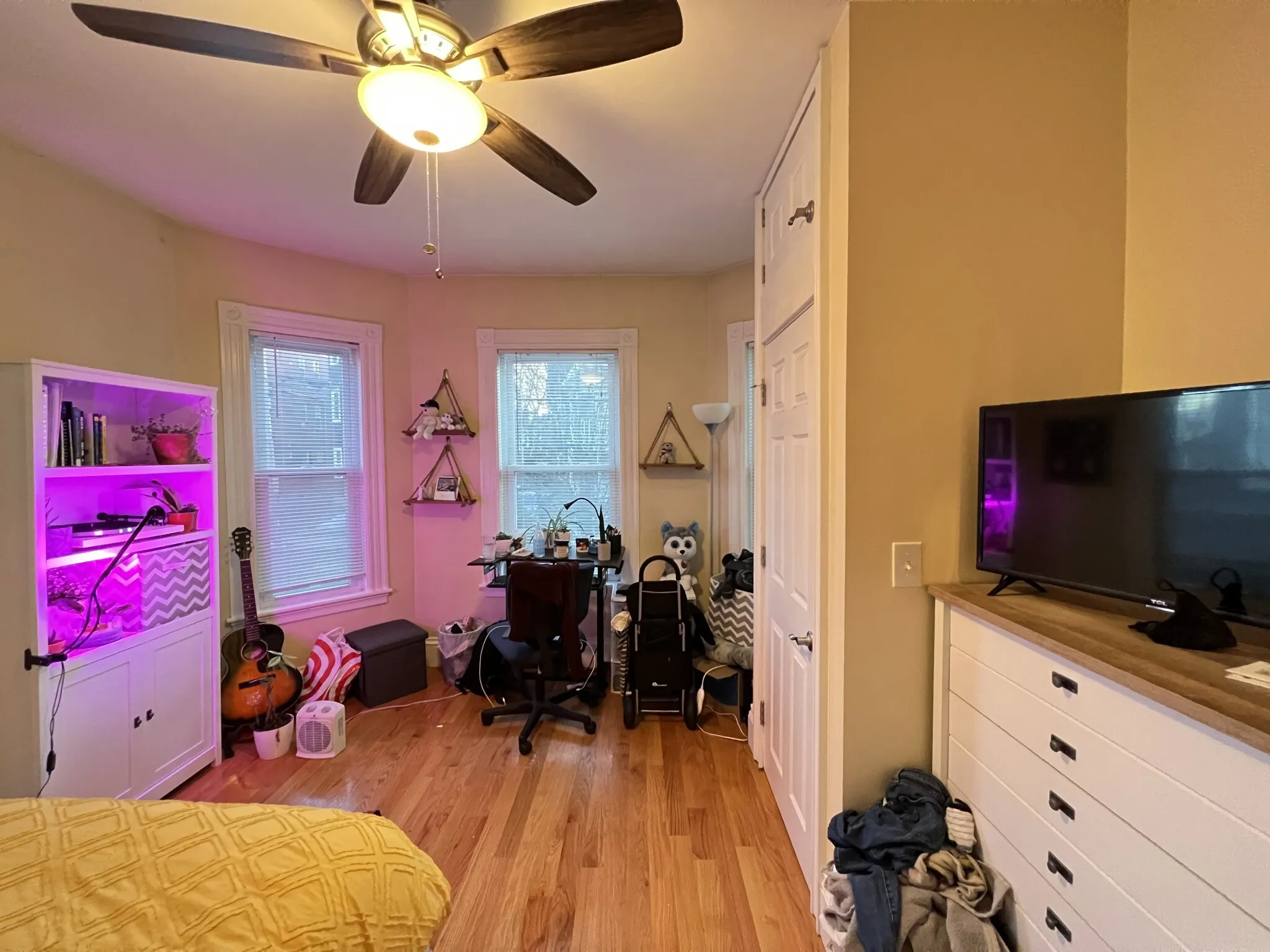3 bed, 2 bath apartment for rent at 87 Morrison Ave Unit 1R, Powder House Square — photo 14 of 16