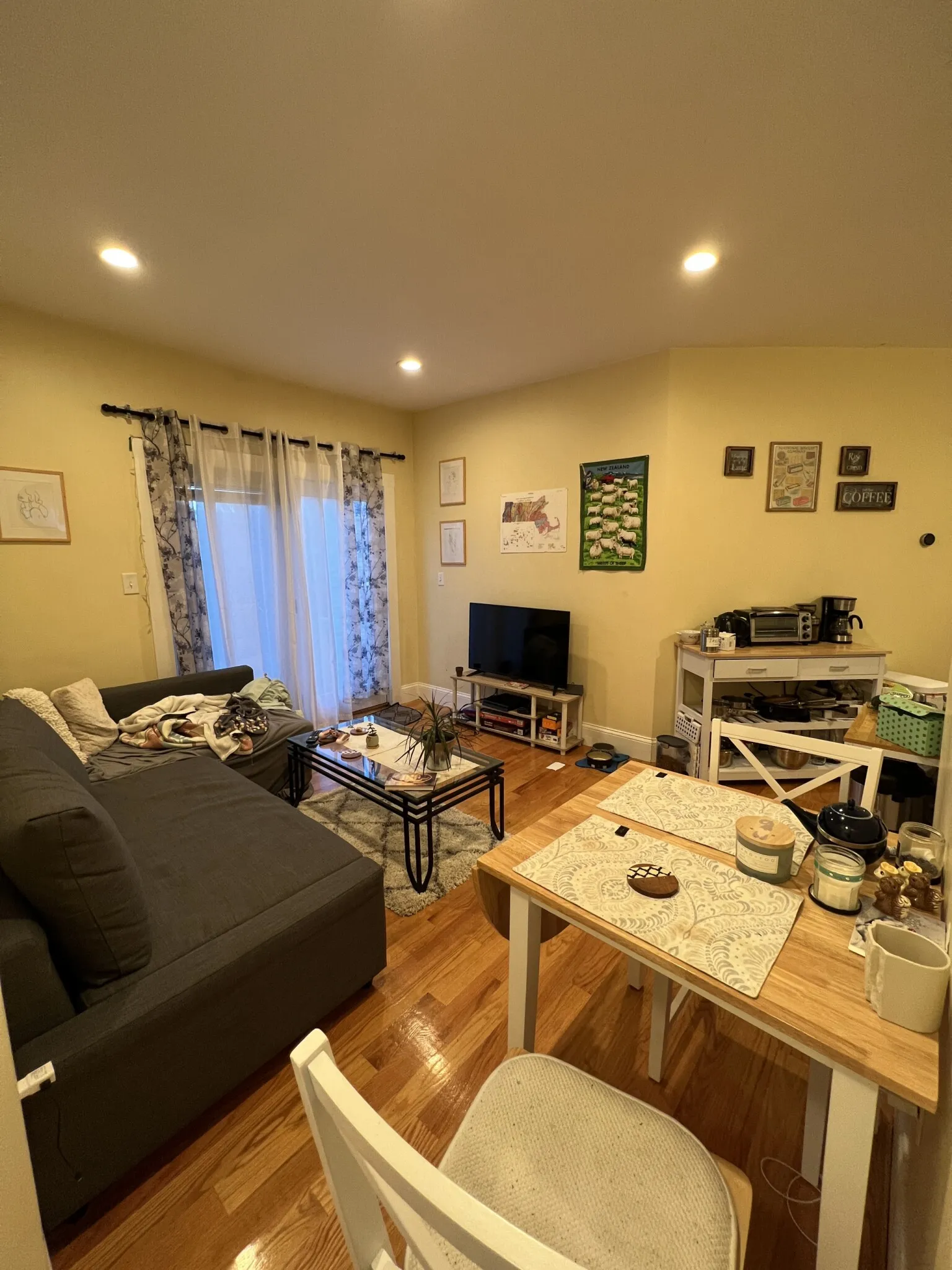 3 bed, 2 bath apartment for rent at 87 Morrison Ave Unit 1R, Powder House Square — photo 6 of 16