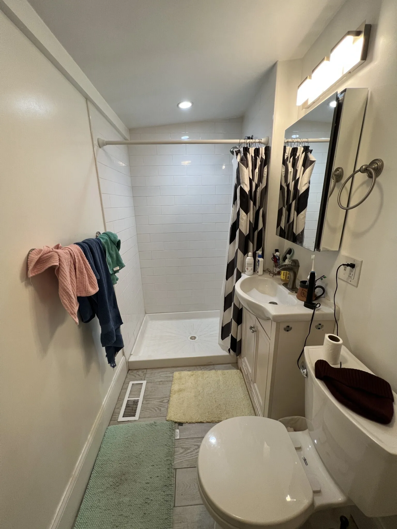 3 bed, 2 bath apartment for rent at 87 Morrison Ave Unit 1R, Powder House Square — photo 2 of 16