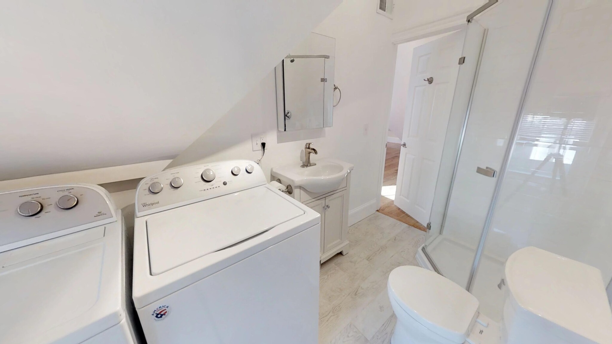 4 bed, 2 bath apartment for rent at 87 Morrison Ave Unit U2R, Powder House Square — photo 4 of 13