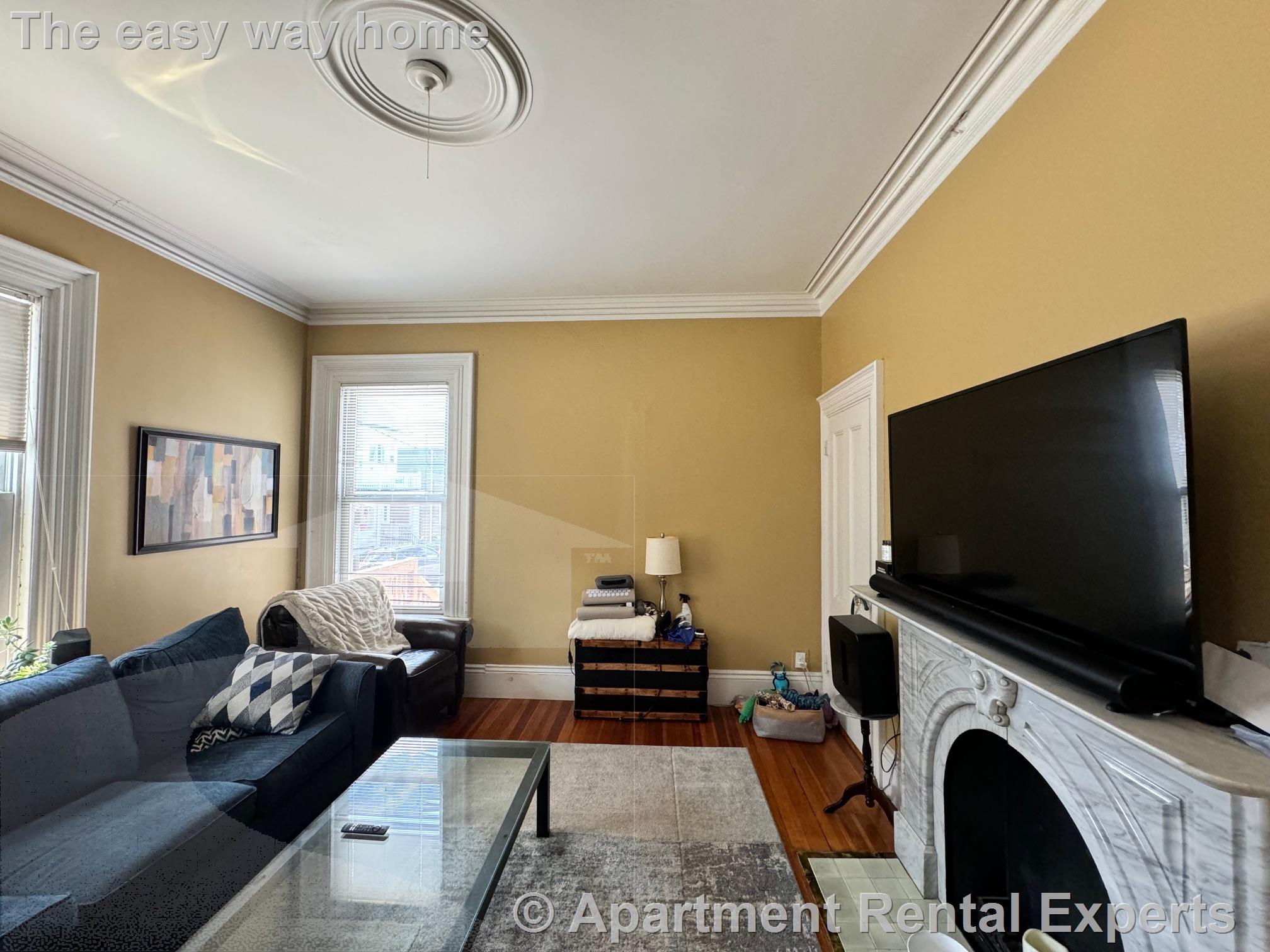 3 bed, 2 bath apartment for rent at 87 North St Unit 1, Tufts