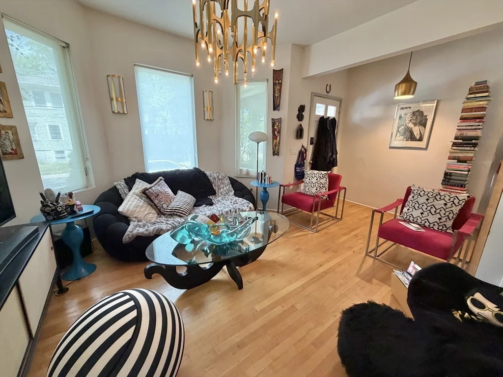 1 bed, 1 bath apartment for rent at 87 Oxford Ave Unit 1, Strawberry Hill — photo 10 of 20