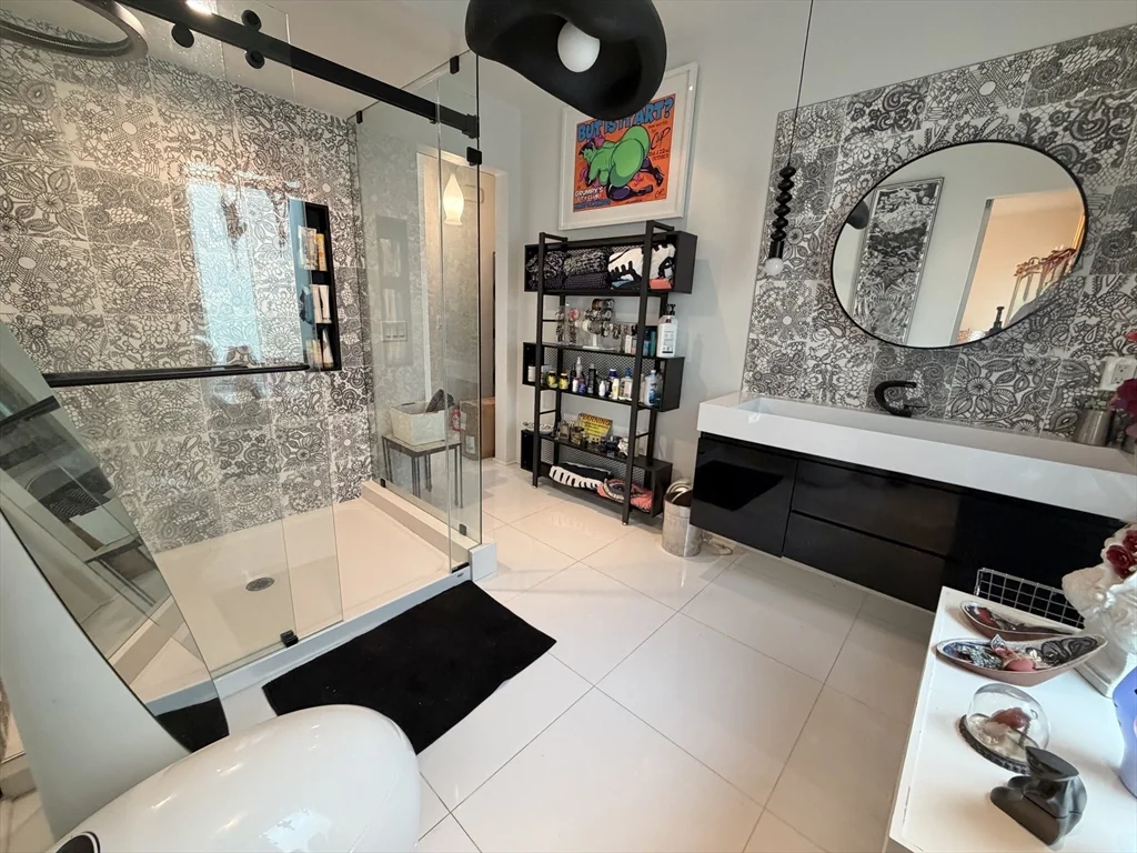 1 bed, 1 bath apartment for rent at 87 Oxford Ave Unit 1, Strawberry Hill — photo 17 of 20