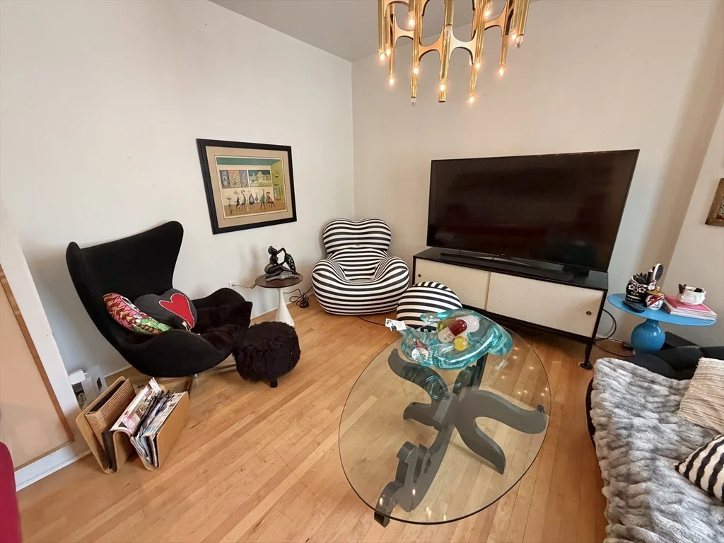 1 bed, 1 bath apartment for rent at 87 Oxford Ave Unit 1, Strawberry Hill — photo 11 of 20