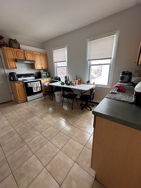 2 bed, 1 bath apartment for rent at 87 Revere St Unit 2, Revere — photo 4 of 7