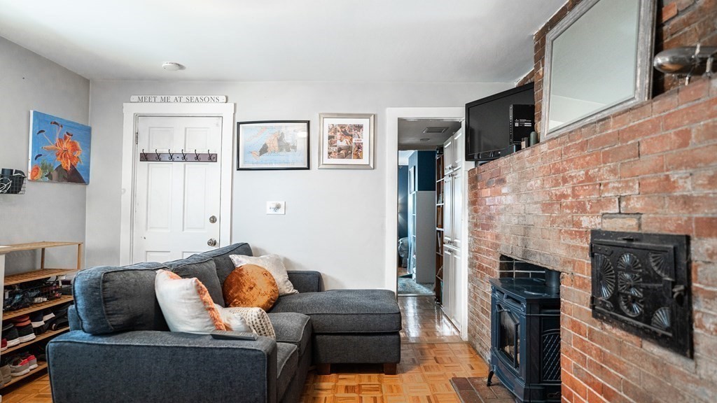 1 bed, 1 bath apartment for rent at 87 School St Unit 1, Charlestown