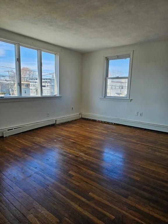 6 bed, 2 bath apartment for rent at 87 Spring St Unit 2, Medford — photo 3 of 9