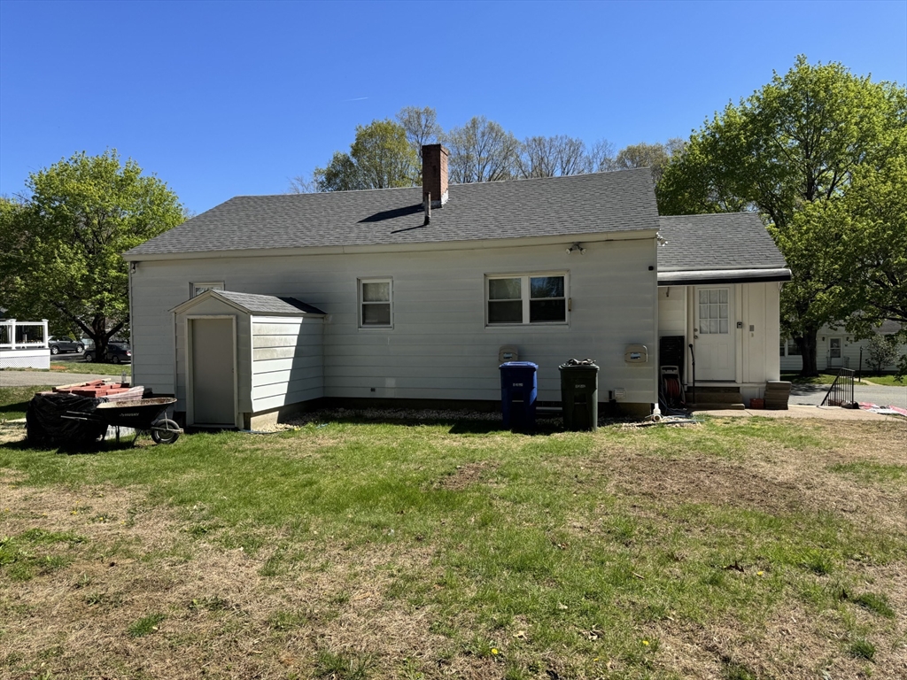 2 bed, 1 bath apartment for rent at 87 Starr St, Leominster — photo 4 of 19