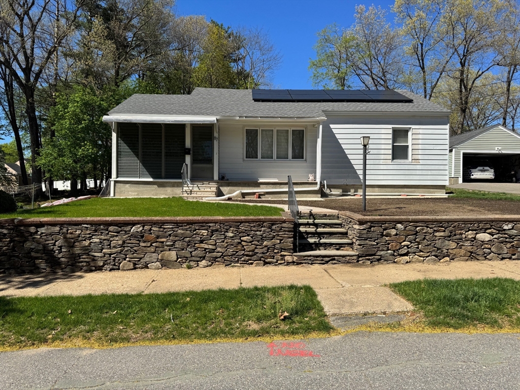 2 bed, 1 bath apartment for rent at 87 Starr St, Leominster — photo 1 of 19