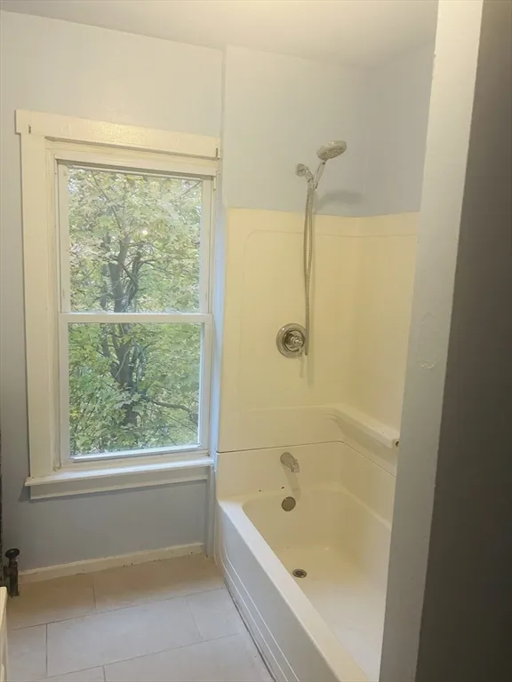 4 bed, 1 bath apartment for rent at 87 Summer St Unit 2, Fitchburg — photo 23 of 32