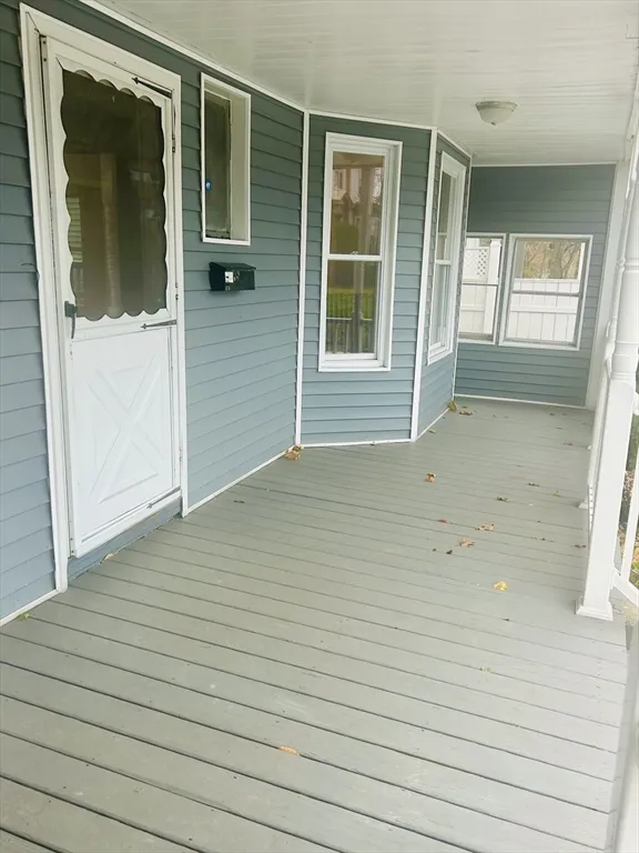 4 bed, 1 bath apartment for rent at 87 Summer St Unit 2, Fitchburg — photo 3 of 32