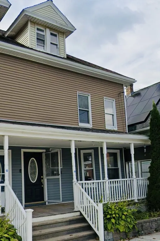 4 bed, 1 bath apartment for rent at 87 Summer St Unit 2, Fitchburg — photo 2 of 32