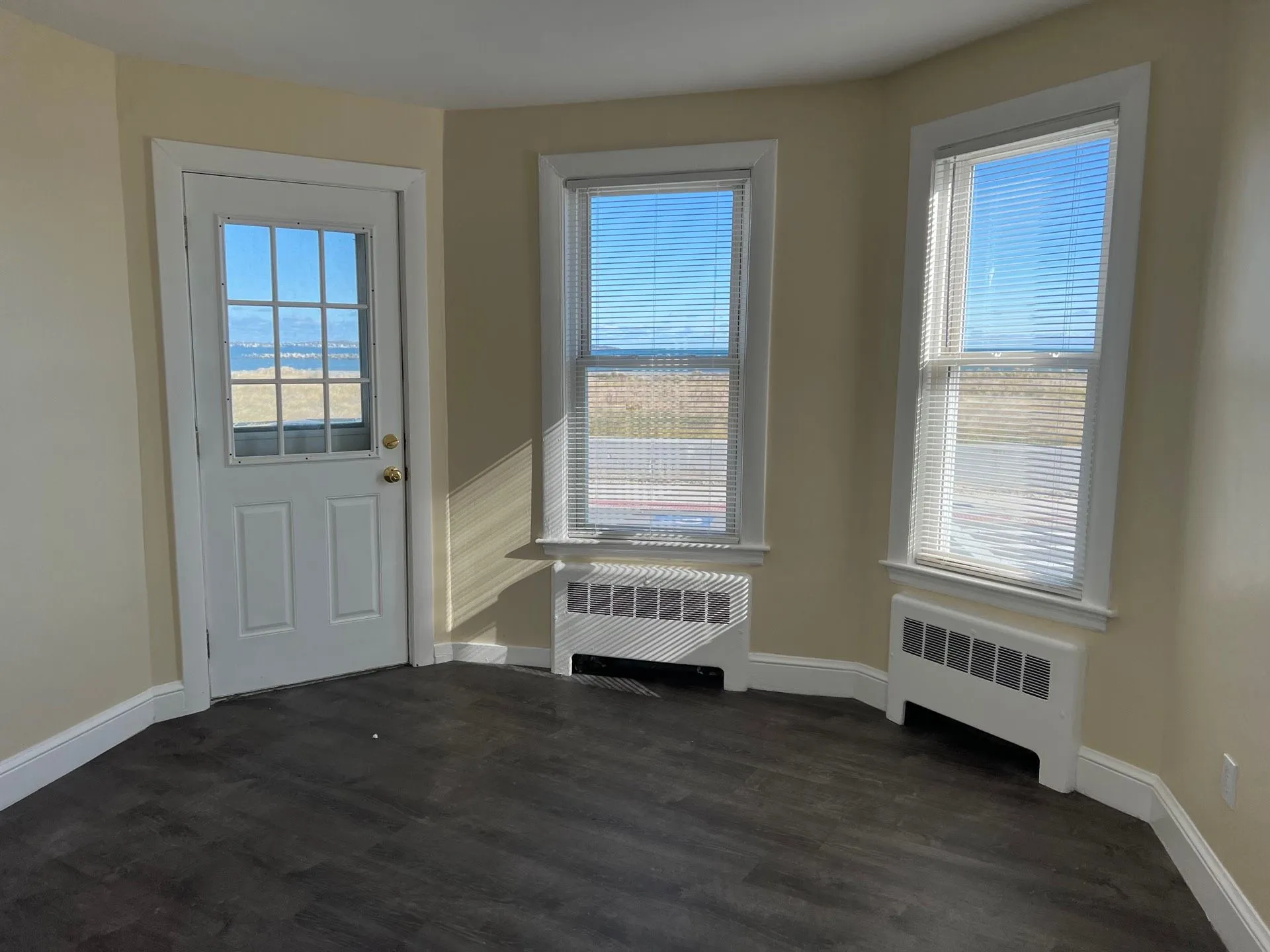 2 bed, 1 bath apartment for rent at 87 Winthrop Shore Dr Unit 2, Winthrop — photo 9 of 20