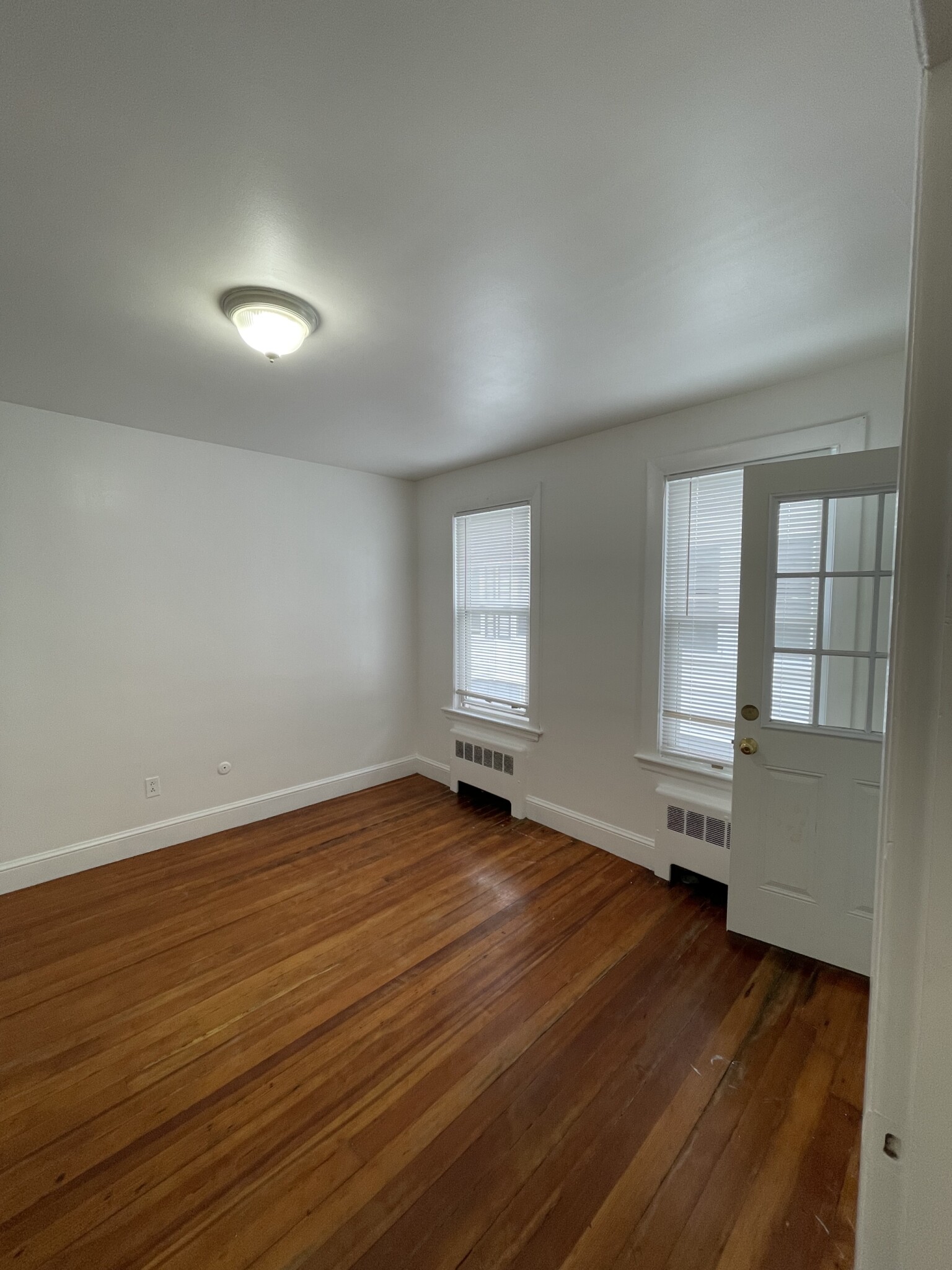 Studio bed, 1 bath apartment for rent at 87 Winthrop Shore Dr Unit 4A, Winthrop — photo 6 of 16