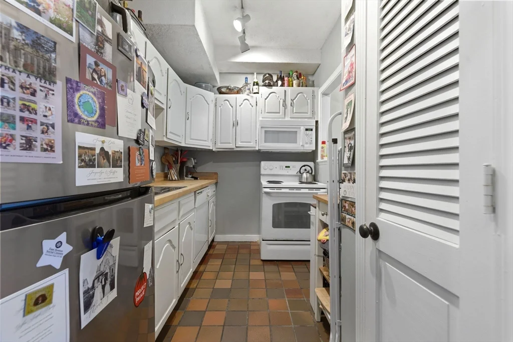 2 bed, 1 bath apartment for rent at 87 Worcester St Unit 4, South End — photo 6 of 12