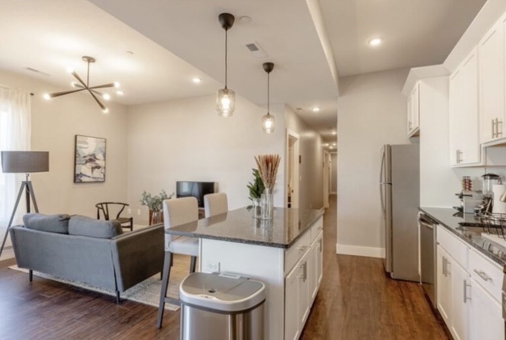 5 bed, 2 bath apartment for rent at 870 East 5th St Unit 3, South Boston — photo 2 of 20