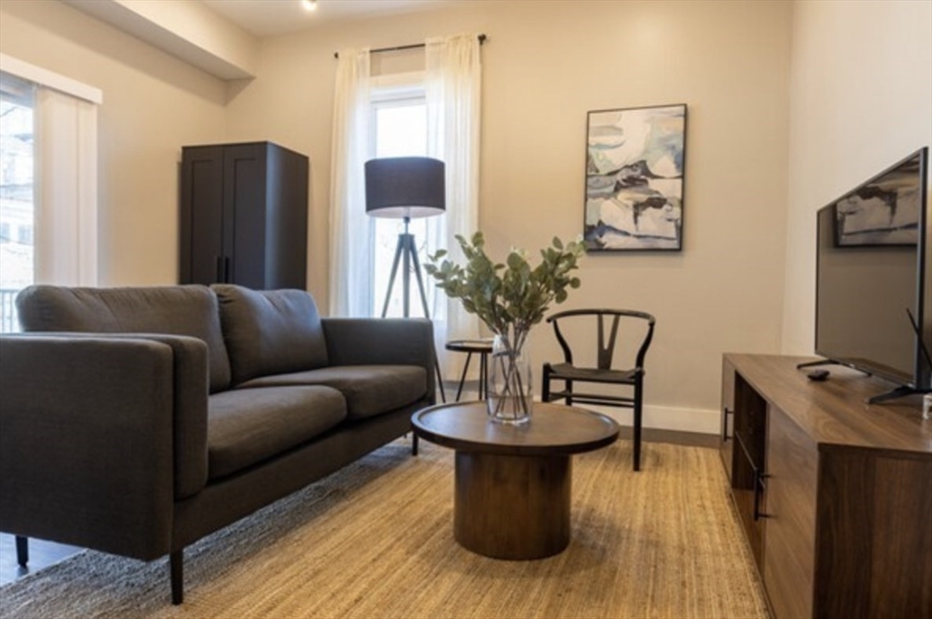 5 bed, 2 bath apartment for rent at 870 East 5th St Unit 3, South Boston — photo 5 of 20