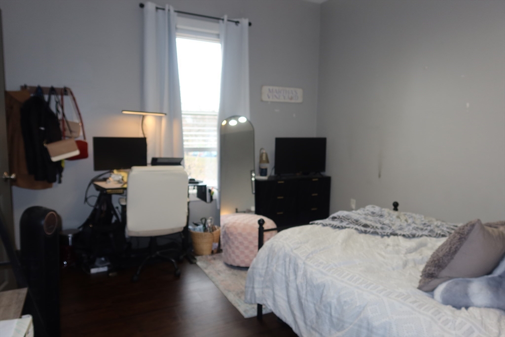 5 bed, 2 bath apartment for rent at 870 East 5th St Unit 3, South Boston — photo 13 of 20