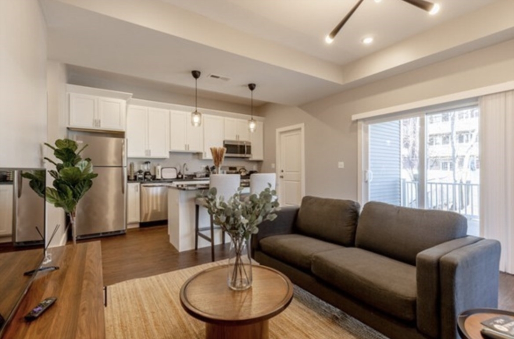5 bed, 2 bath apartment for rent at 870 East 5th St Unit 3, South Boston
