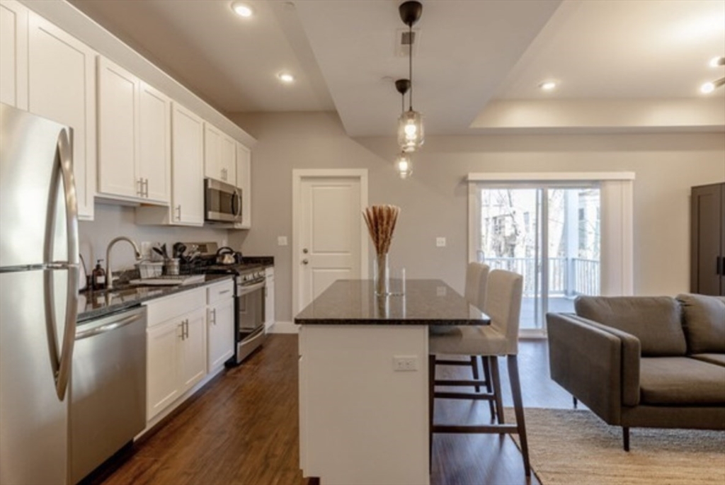 5 bed, 2 bath apartment for rent at 870 East 5th St Unit 3, South Boston — photo 3 of 20