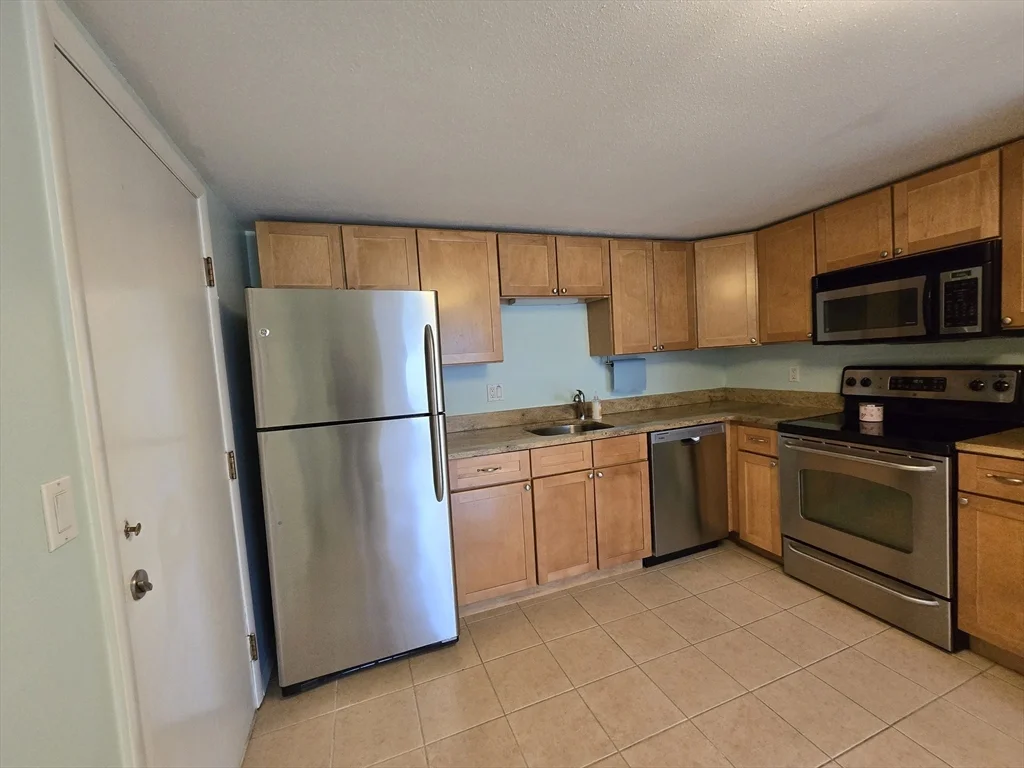 2 bed, 1 bath apartment for rent at 870 Haverhill St Unit 13C, Rowley — photo 4 of 10
