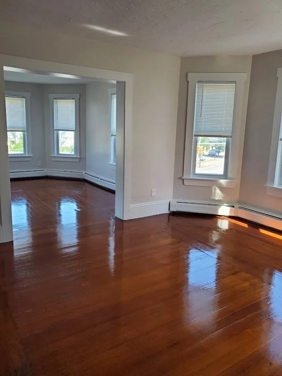 2 bed, 1 bath apartment for rent at 870 Moody Unit 6, Waltham — photo 2 of 12