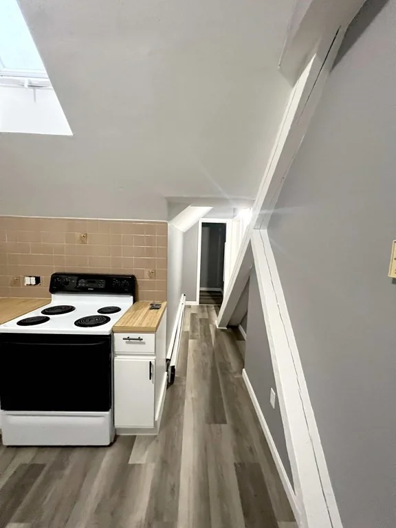 1 bed, 1 bath apartment for rent at 870 Pine St Unit 3E, Fall River — photo 4 of 8