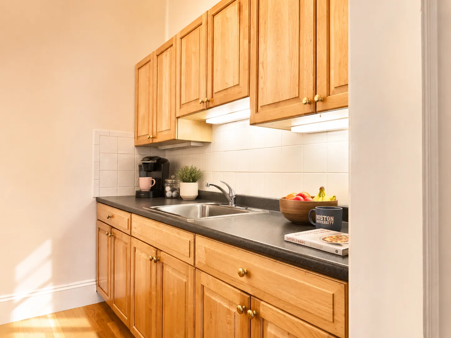1 bed, 1 bath apartment for rent at 871 Beacon St Unit 2, Fenway — photo 3 of 30