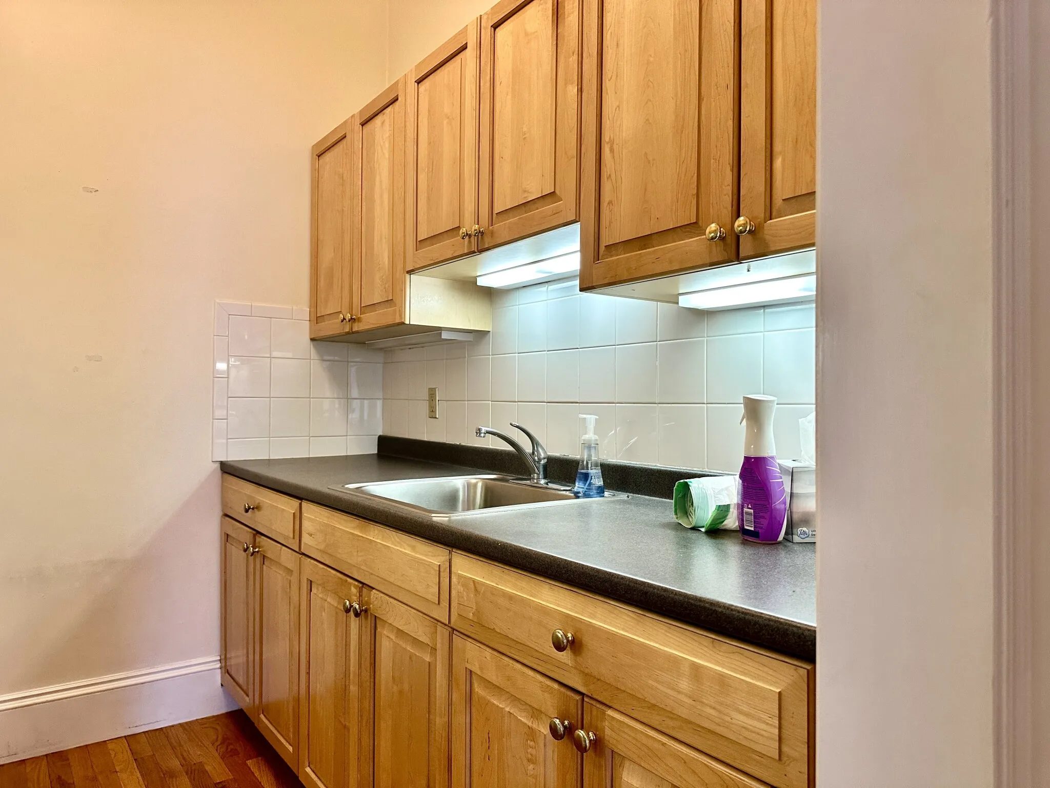 1 bed, 1 bath apartment for rent at 871 Beacon St Unit 2, Fenway — photo 17 of 30