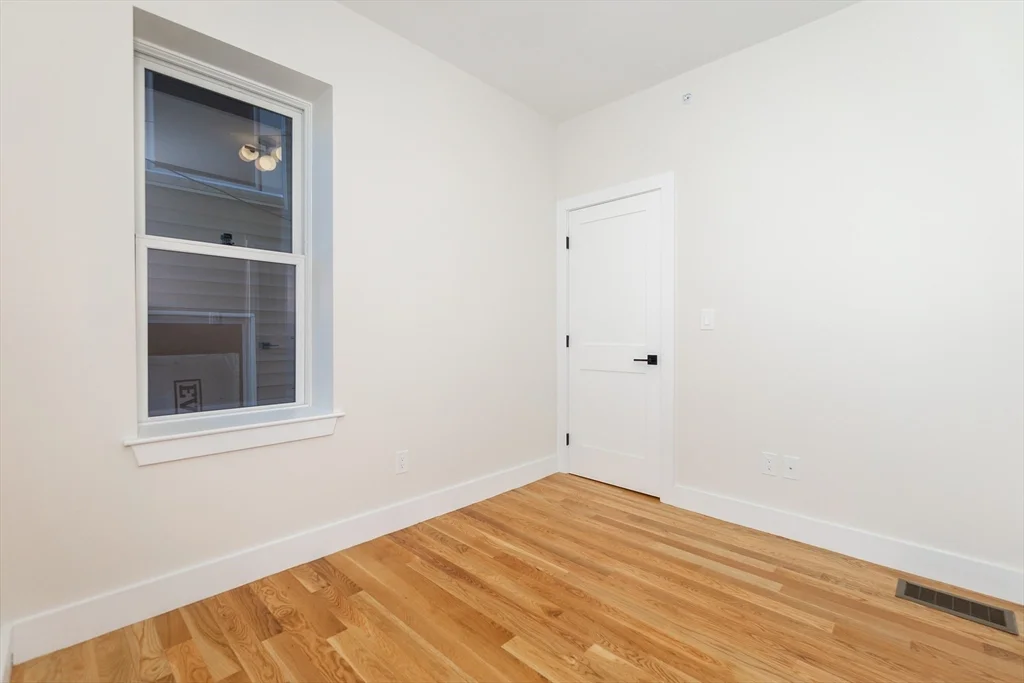5 bed, 3 bath apartment for rent at 871 Cambridge Unit 1, Inman Square — photo 12 of 30