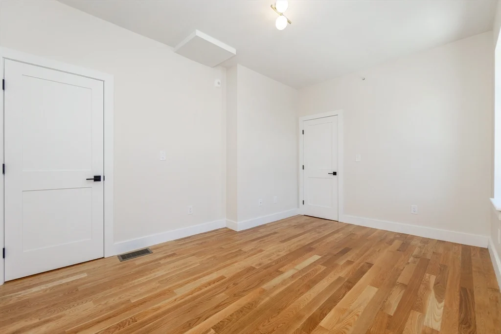 5 bed, 3 bath apartment for rent at 871 Cambridge Unit 1, Inman Square — photo 9 of 30