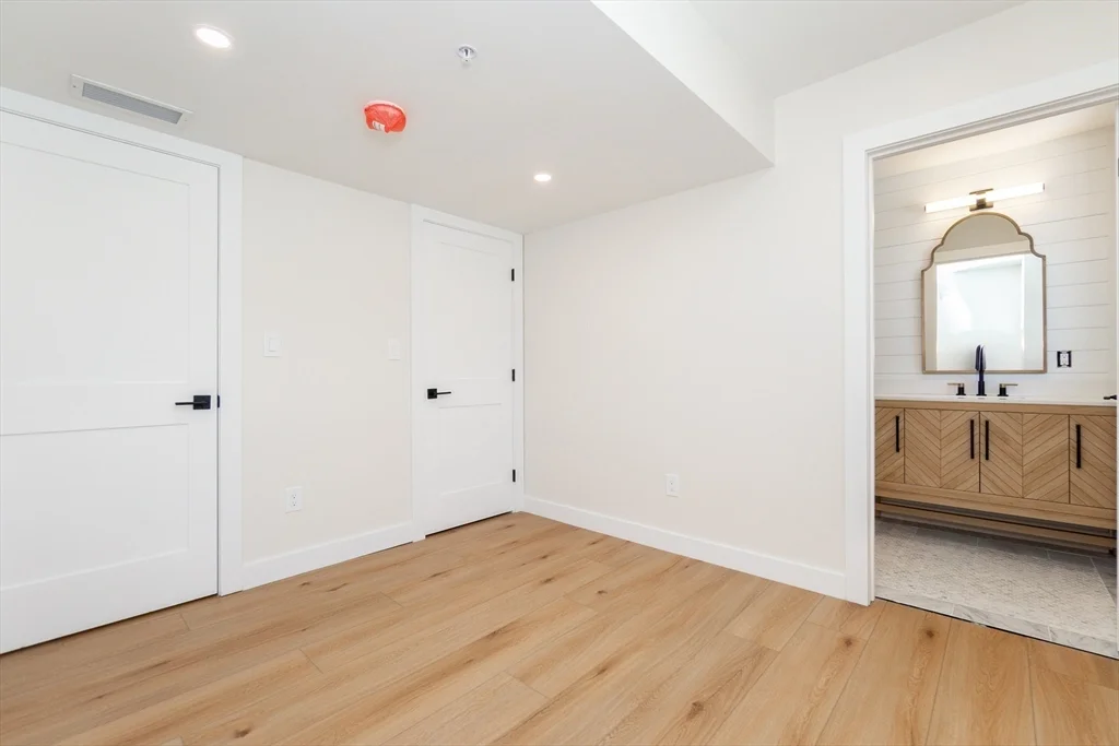 5 bed, 3 bath apartment for rent at 871 Cambridge Unit 1, Inman Square — photo 22 of 30