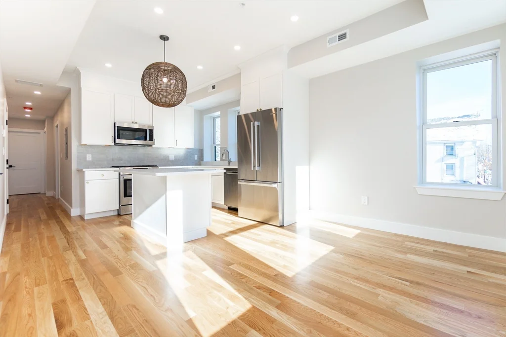 4 bed, 2 bath apartment for rent at 871 Cambridge Unit 2, Inman Square — photo 3 of 24