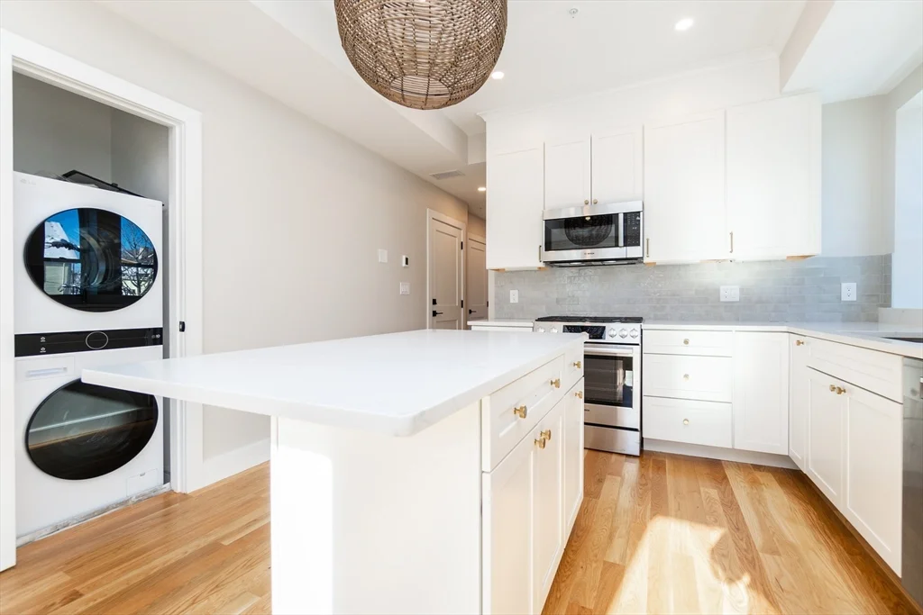 4 bed, 2 bath apartment for rent at 871 Cambridge Unit 2, Inman Square — photo 5 of 24