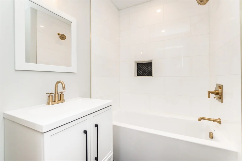 4 bed, 2 bath apartment for rent at 871 Cambridge Unit 2, Inman Square — photo 22 of 24