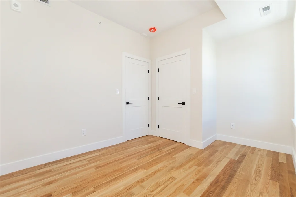 4 bed, 2 bath apartment for rent at 871 Cambridge Unit 2, Inman Square — photo 14 of 24