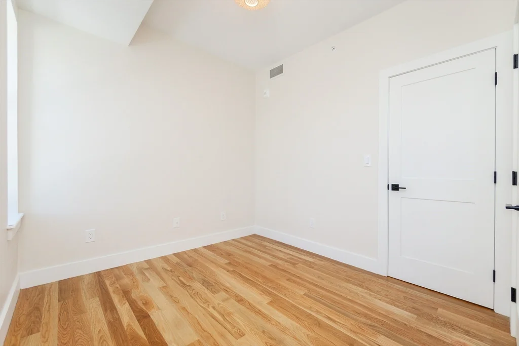 4 bed, 2 bath apartment for rent at 871 Cambridge Unit 2, Inman Square — photo 15 of 24