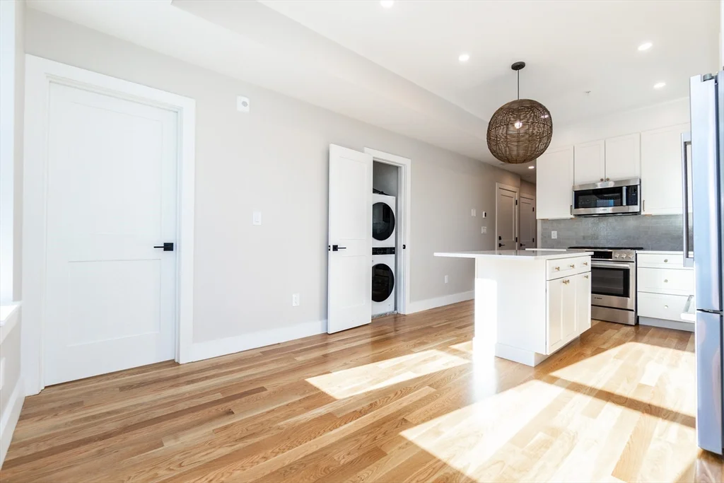 4 bed, 2 bath apartment for rent at 871 Cambridge Unit 2, Inman Square — photo 6 of 24