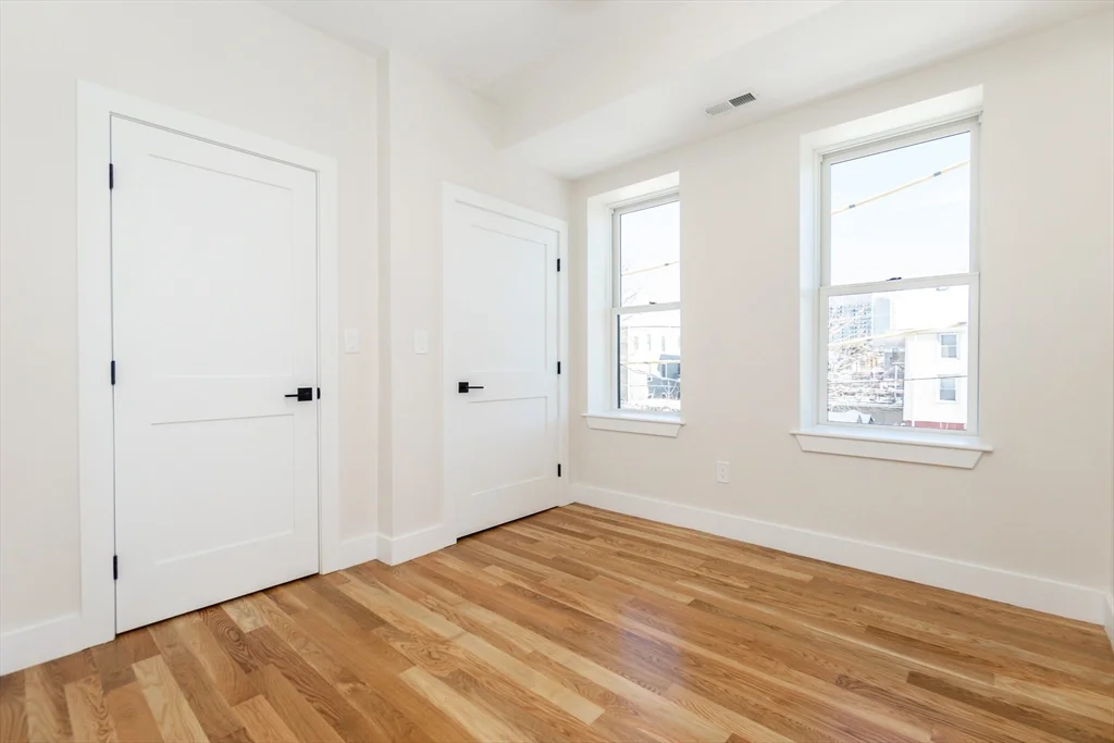 4 bed, 2 bath apartment for rent at 871 Cambridge Unit 2, Inman Square — photo 7 of 24