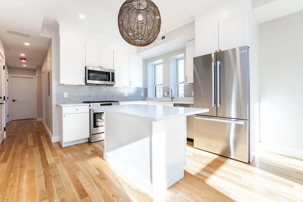 4 bed, 2 bath apartment for rent at 871 Cambridge Unit 2, Inman Square — photo 2 of 24