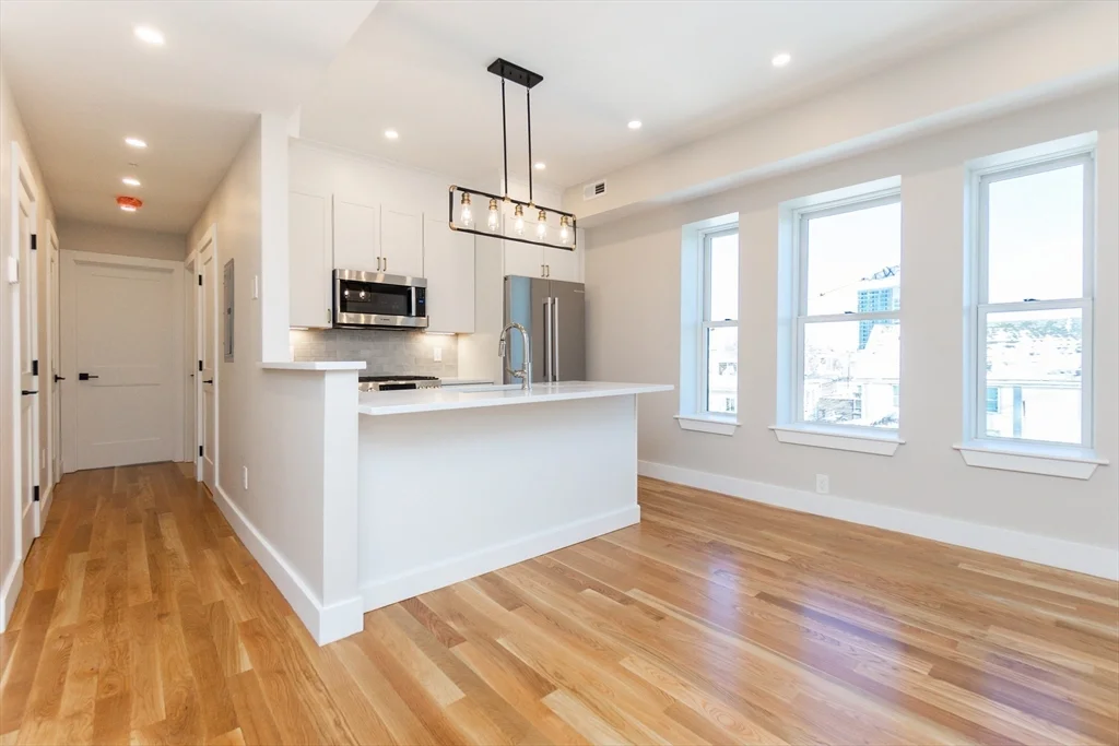 4 bed, 2 bath apartment for rent at 871 Cambridge Unit 3, Inman Square — photo 4 of 29