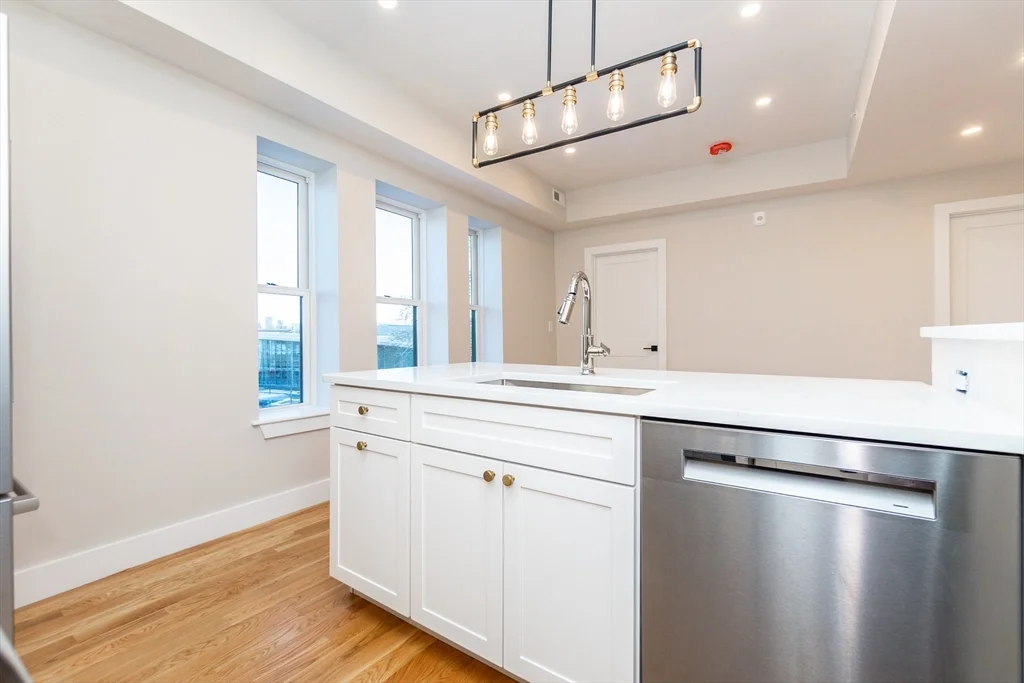4 bed, 2 bath apartment for rent at 871 Cambridge Unit 3, Inman Square — photo 9 of 29