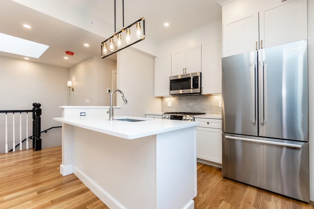 4 bed, 2 bath apartment for rent at 871 Cambridge Unit 3, Inman Square — photo 3 of 29