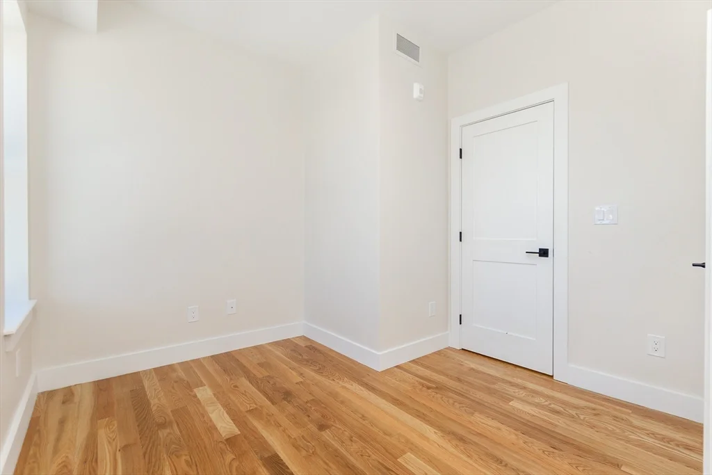 4 bed, 2 bath apartment for rent at 871 Cambridge Unit 3, Inman Square — photo 21 of 29