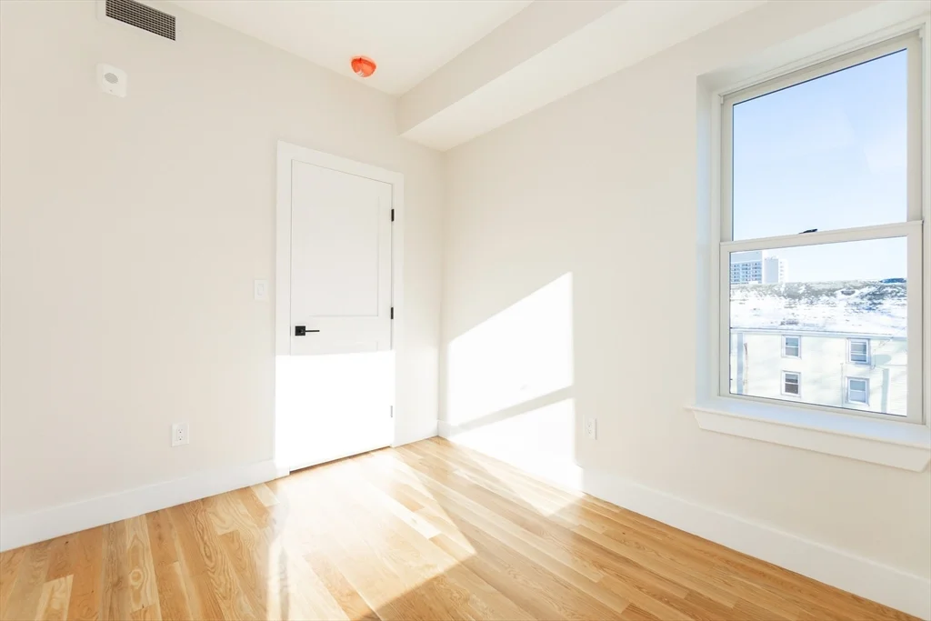 4 bed, 2 bath apartment for rent at 871 Cambridge Unit 3, Inman Square — photo 15 of 29