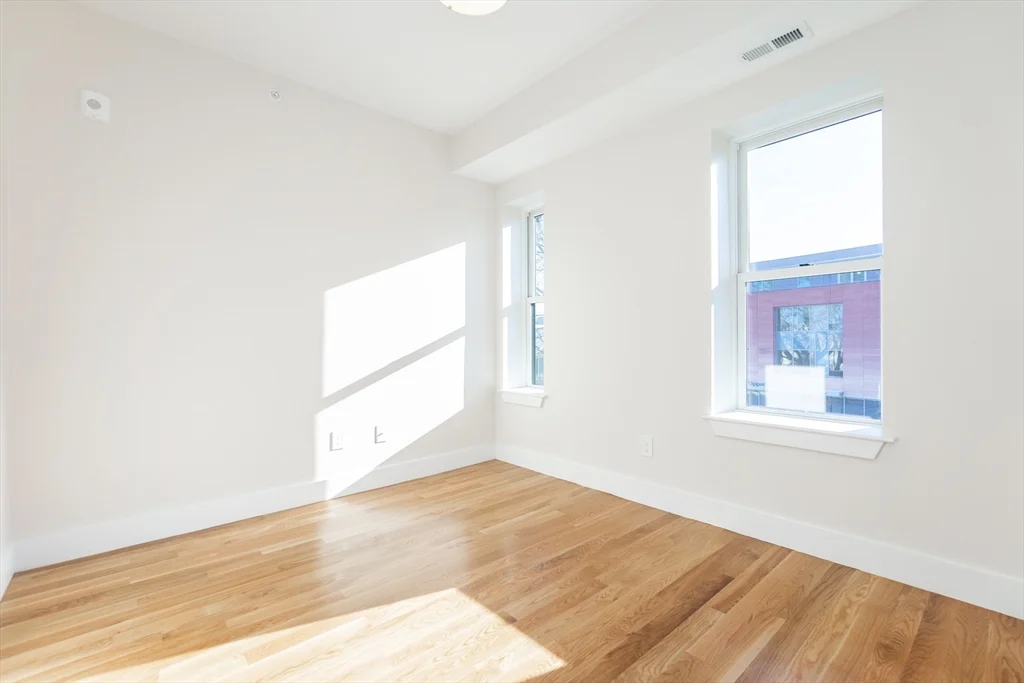4 bed, 2 bath apartment for rent at 871 Cambridge Unit 3, Inman Square — photo 17 of 29
