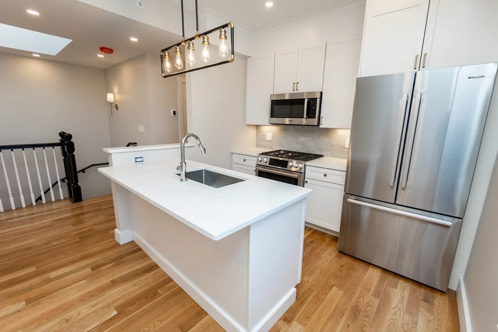 4 bed, 2 bath apartment for rent at 871 Cambridge Unit 3, Inman Square — photo 11 of 29