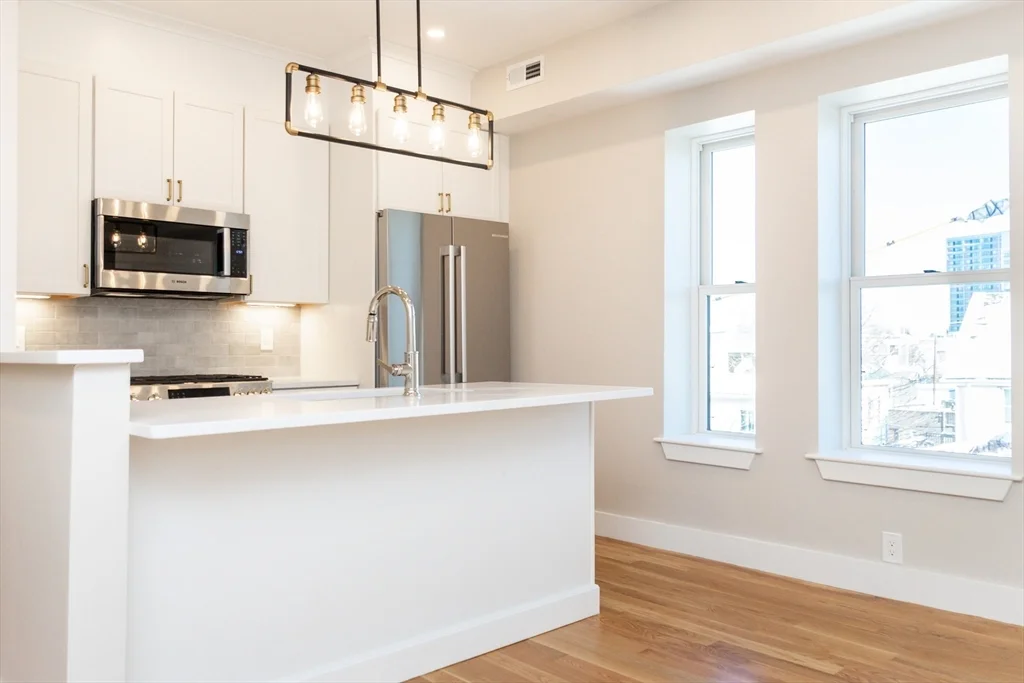 4 bed, 2 bath apartment for rent at 871 Cambridge Unit 3, Inman Square — photo 7 of 29