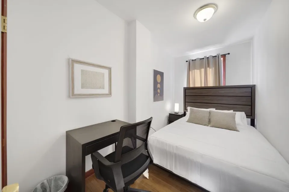 3 bed, 1 bath apartment for rent at 871 Harrison Ave Unit 1, Roxbury — photo 17 of 26
