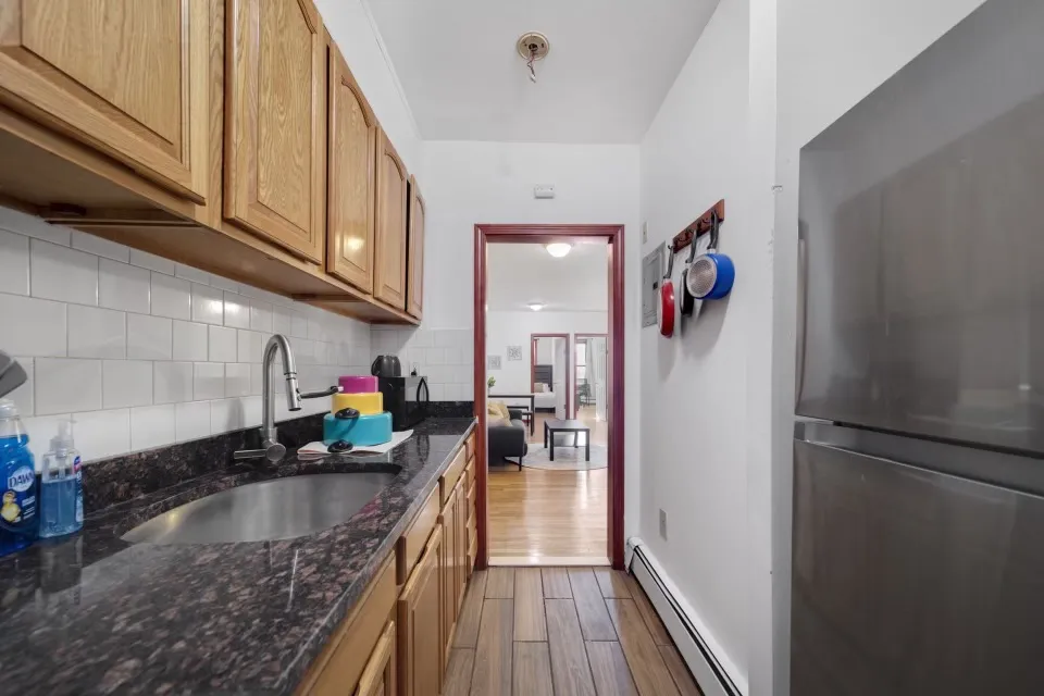 3 bed, 1 bath apartment for rent at 871 Harrison Ave Unit 1, Roxbury — photo 8 of 26
